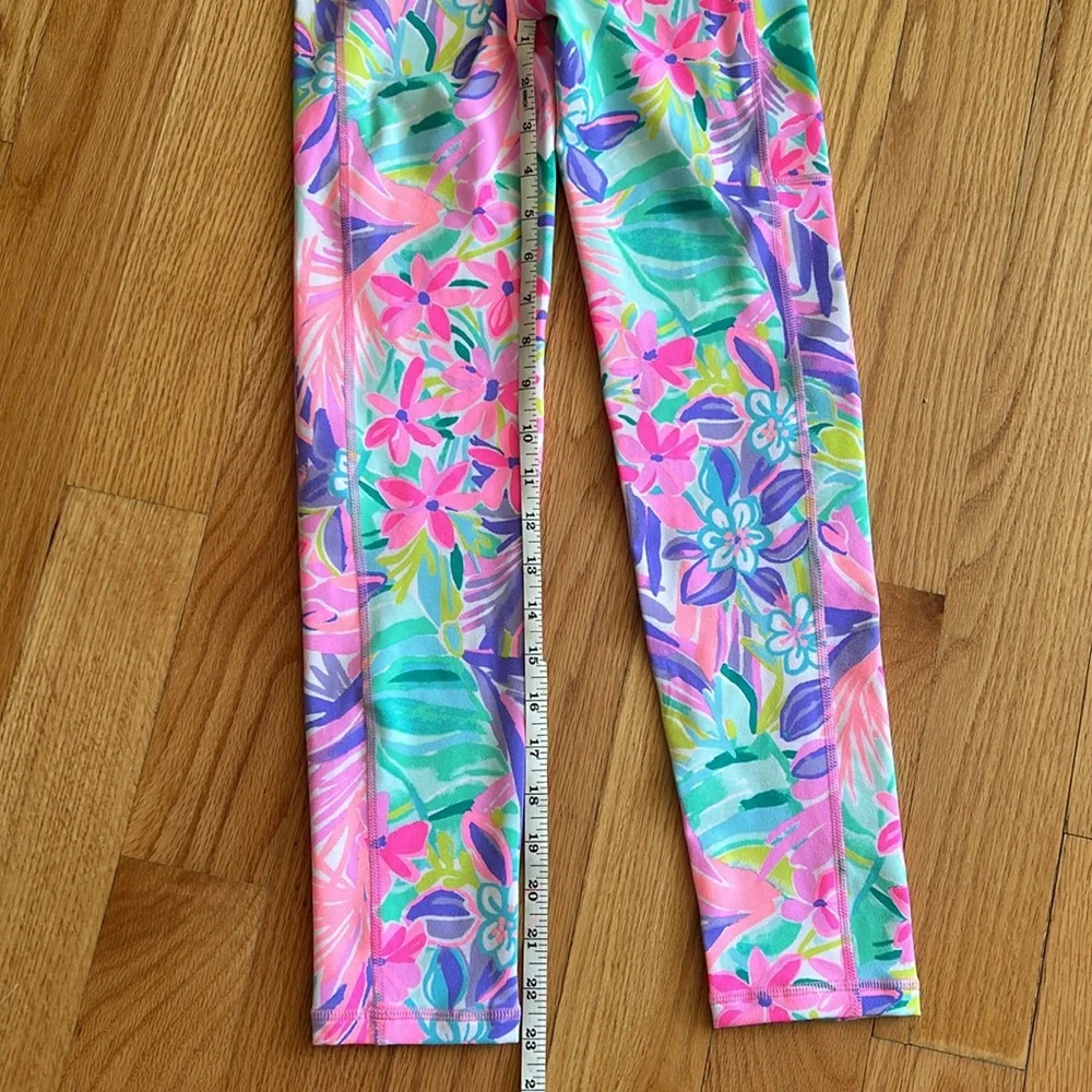 NWT Lilly Pulitzer XXS weekender high rise midi legging print: it was all a drea - Picture 7 of 7